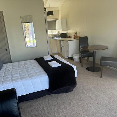 Fountain Court Motel Tauranga Bagian luar foto