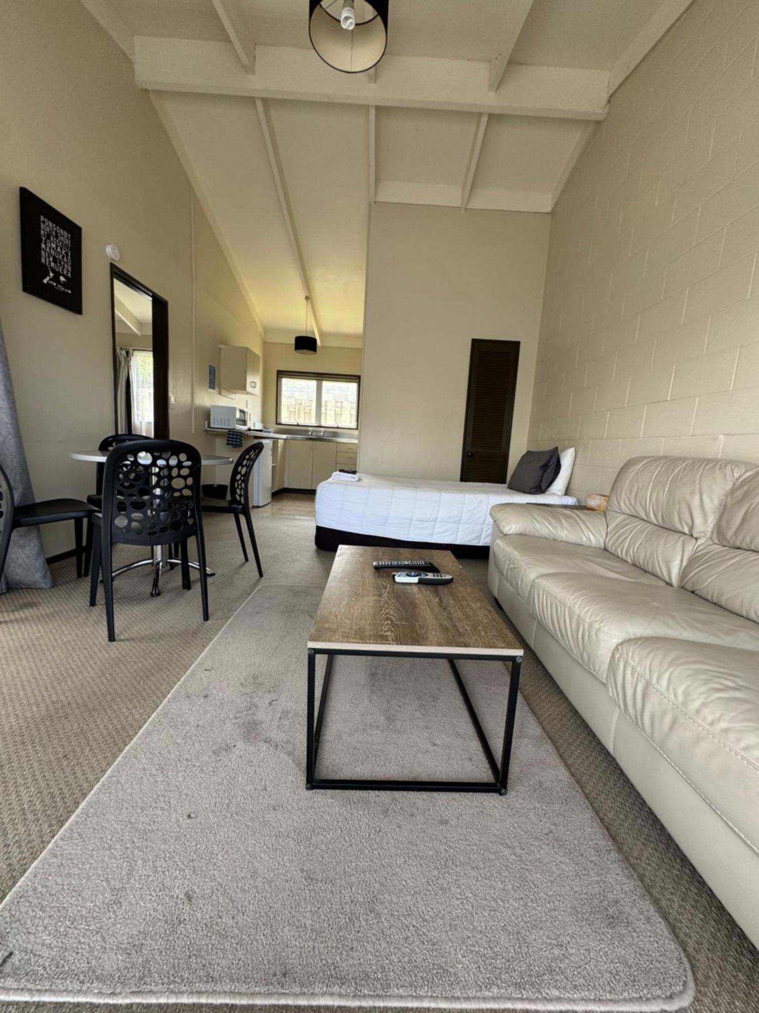 Fountain Court Motel Tauranga Bagian luar foto