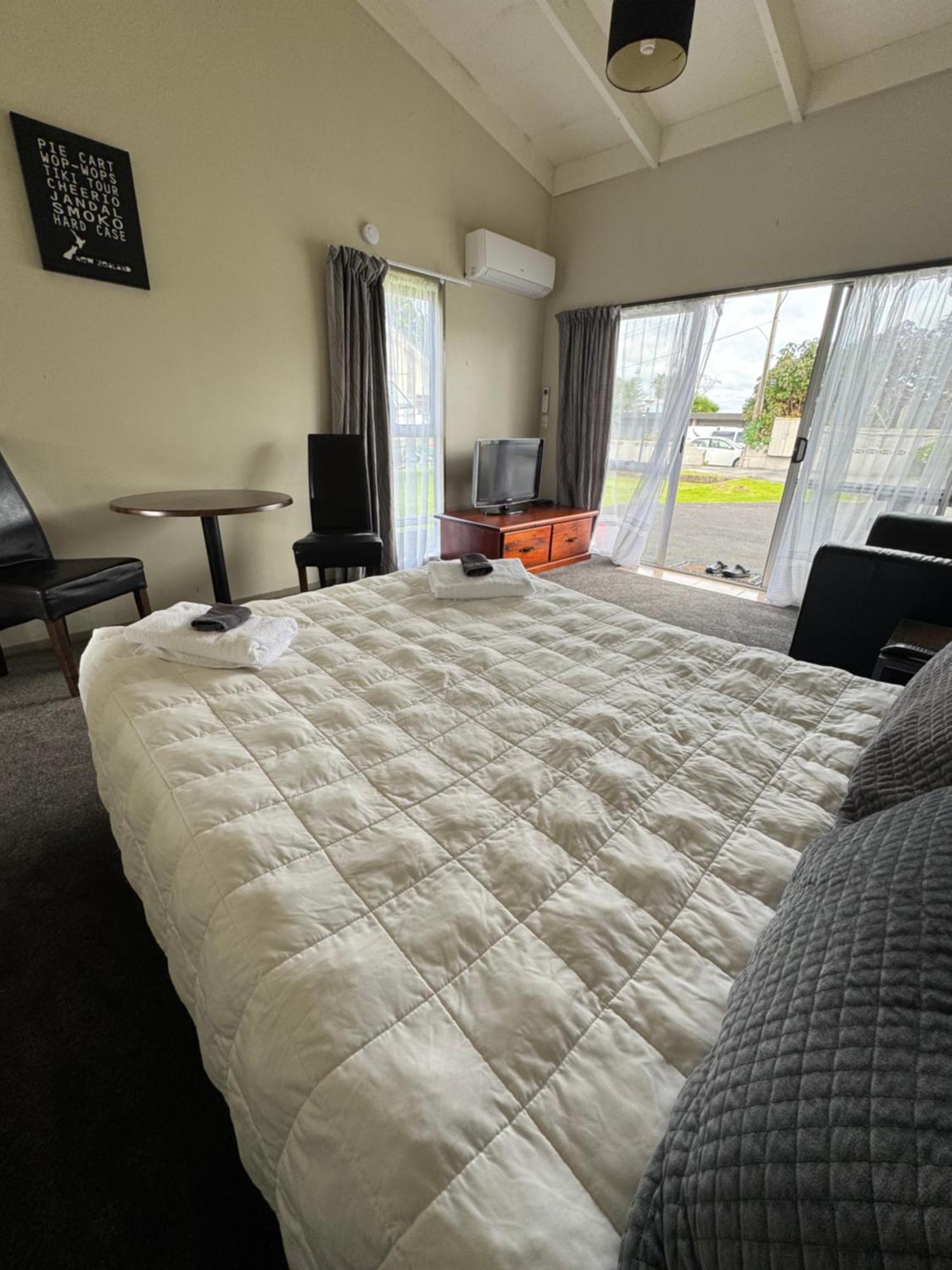 Fountain Court Motel Tauranga Bagian luar foto