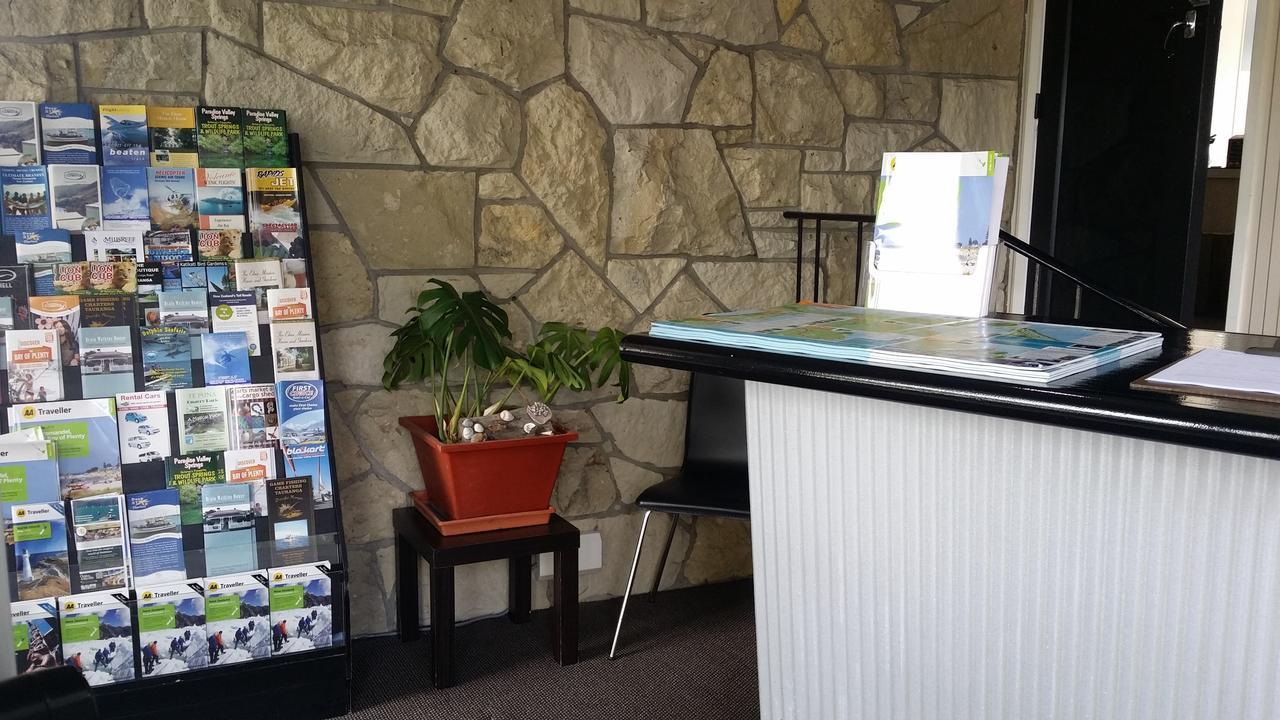 Fountain Court Motel Tauranga Bagian luar foto