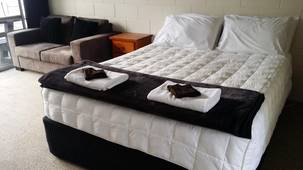 Fountain Court Motel Tauranga Bagian luar foto