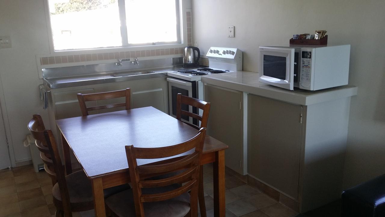 Fountain Court Motel Tauranga Bagian luar foto