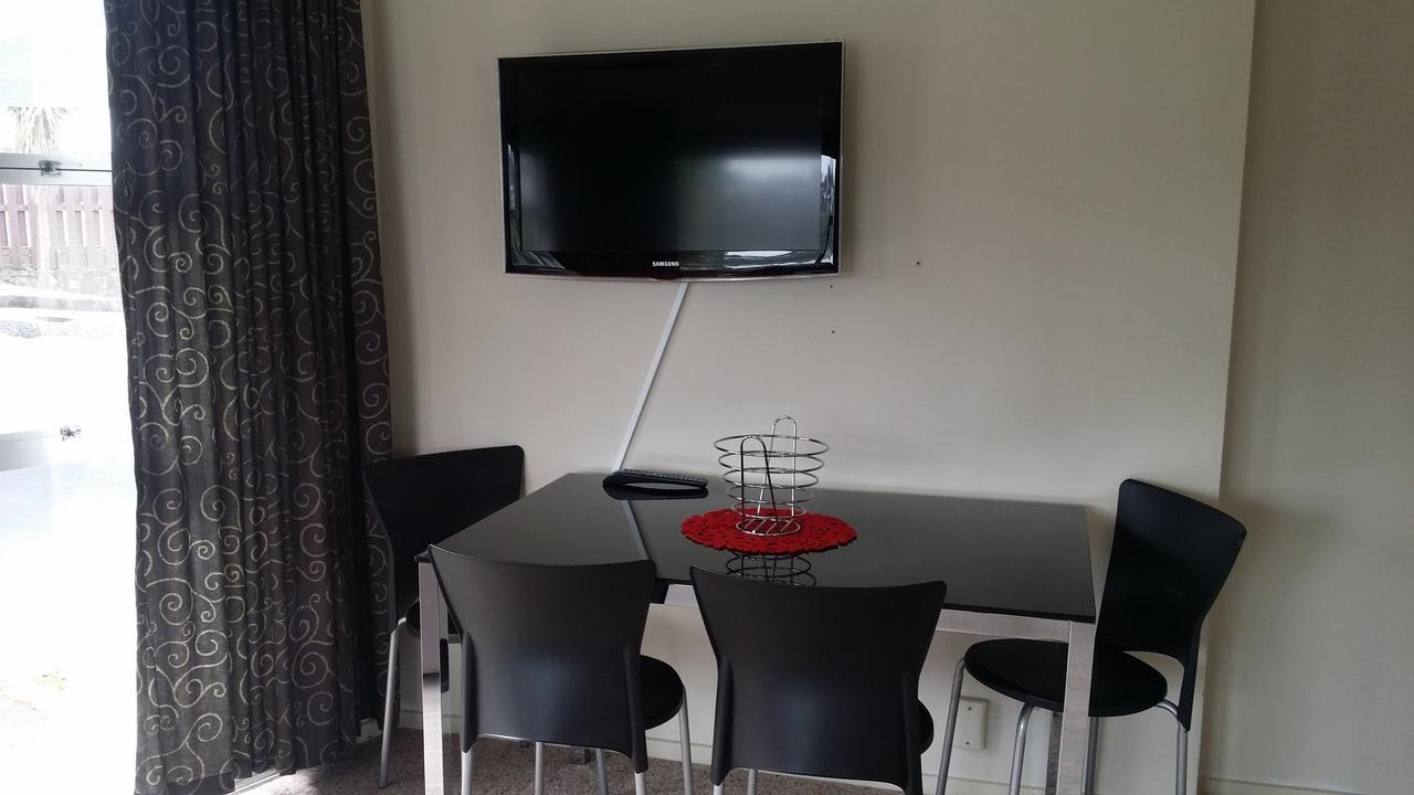 Fountain Court Motel Tauranga Bagian luar foto