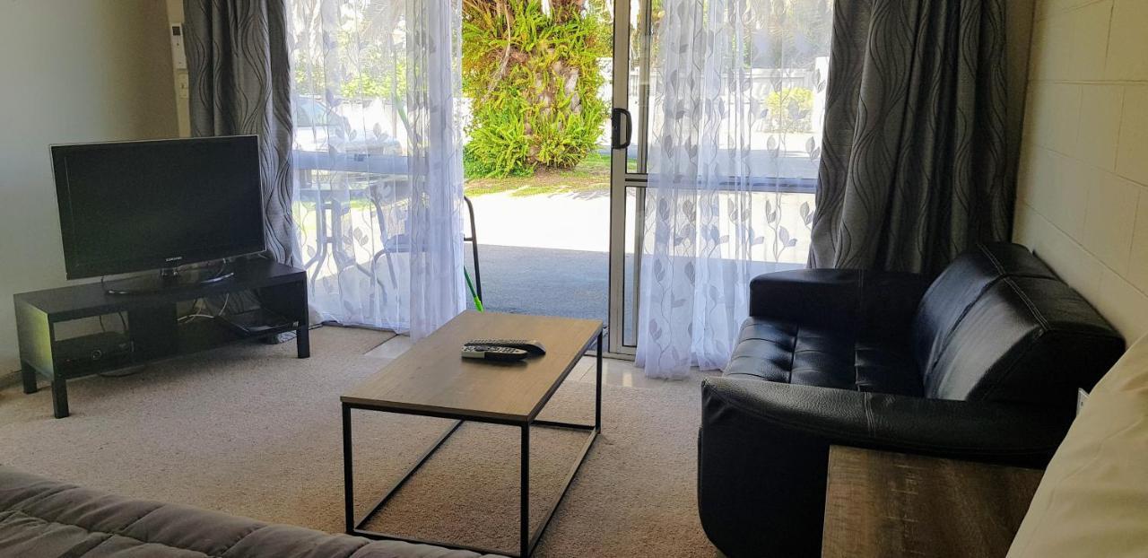Fountain Court Motel Tauranga Bagian luar foto